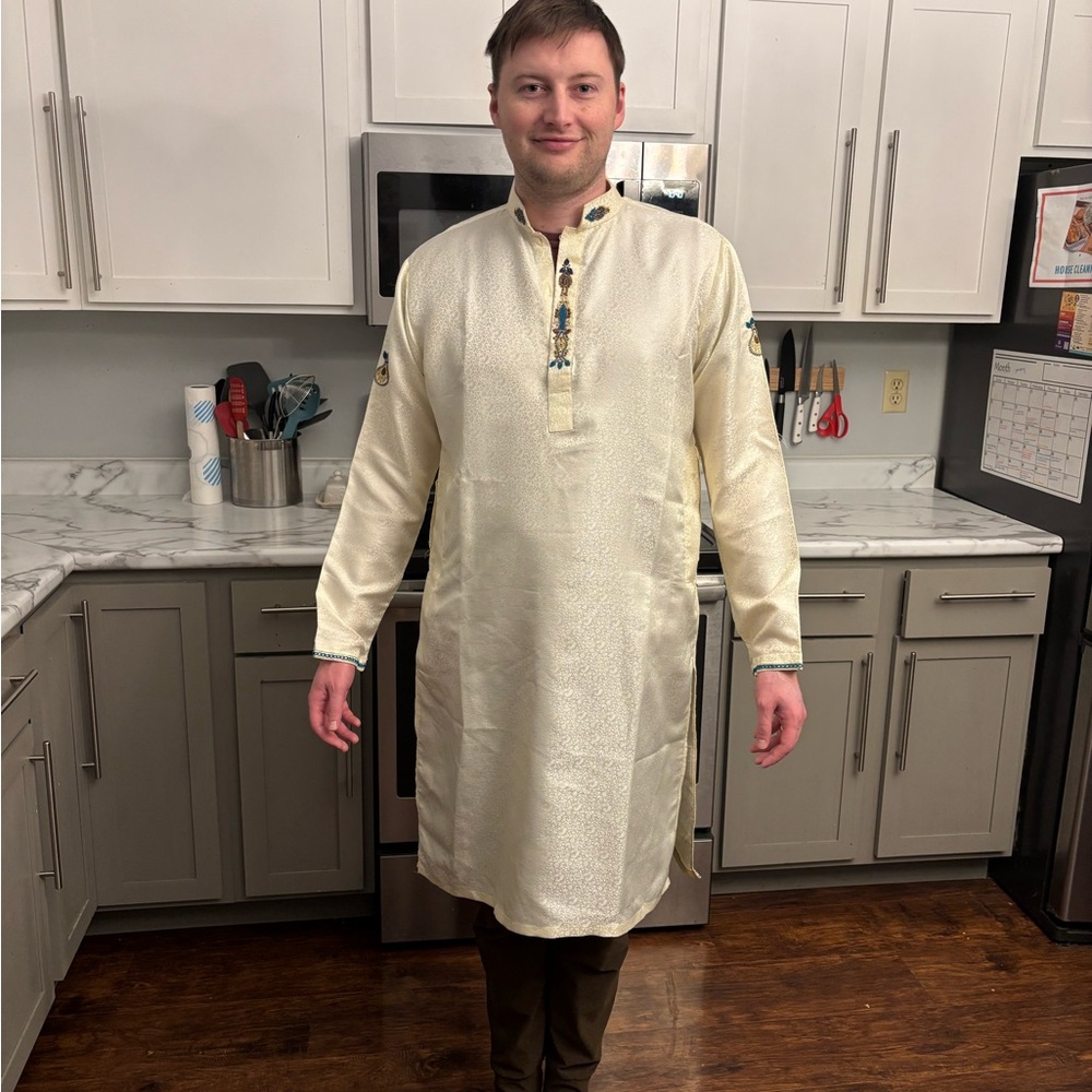 Cream Kurta with Embroidered Details